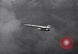 Standbild B-52 air-startet eine AGM-28 Hound Dog Cruise Missile United States USA, 1962, aus Sekunde 54 historischem Filmmaterial Videoclip 65675037326