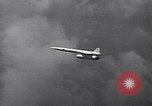 Standbild B-52 air-startet eine AGM-28 Hound Dog Cruise Missile United States USA, 1962, aus Sekunde 55 historischem Filmmaterial Videoclip 65675037326