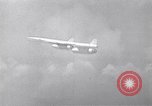 Standbild B-52 air-startet eine AGM-28 Hound Dog Cruise Missile United States USA, 1962, aus Sekunde 57 historischem Filmmaterial Videoclip 65675037326