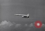 Standbild B-52 air-startet eine AGM-28 Hound Dog Cruise Missile United States USA, 1962, aus Sekunde 59 historischem Filmmaterial Videoclip 65675037326