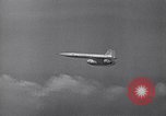 Standbild B-52 air-startet eine AGM-28 Hound Dog Cruise Missile United States USA, 1962, aus Sekunde 61 historischem Filmmaterial Videoclip 65675037326