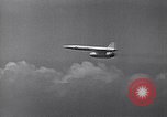 Standbild B-52 air-startet eine AGM-28 Hound Dog Cruise Missile United States USA, 1962, aus Sekunde 62 historischem Filmmaterial Videoclip 65675037326
