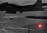 Immagine di Bombardieri B-17 e B-24 e B-29 Germania, 1944, secondo 37 filmato di repertorio 65675037327