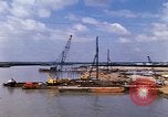 Standbild port Bau South Vietnam, 1966, aus Sekunde 15 historischem Filmmaterial Videoclip 65675037332