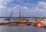 Standbild port Bau South Vietnam, 1966, aus Sekunde 16 historischem Filmmaterial Videoclip 65675037332