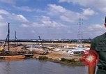 Standbild port Bau South Vietnam, 1966, aus Sekunde 18 historischem Filmmaterial Videoclip 65675037332