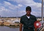 Standbild port Bau South Vietnam, 1966, aus Sekunde 26 historischem Filmmaterial Videoclip 65675037332