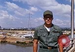 Standbild port Bau South Vietnam, 1966, aus Sekunde 30 historischem Filmmaterial Videoclip 65675037332