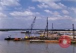 Standbild port Bau South Vietnam, 1966, aus Sekunde 41 historischem Filmmaterial Videoclip 65675037332