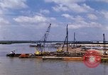 Standbild port Bau South Vietnam, 1966, aus Sekunde 44 historischem Filmmaterial Videoclip 65675037332