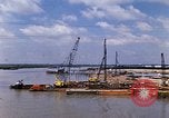 Standbild port Bau South Vietnam, 1966, aus Sekunde 46 historischem Filmmaterial Videoclip 65675037332