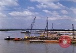 Standbild port Bau South Vietnam, 1966, aus Sekunde 48 historischem Filmmaterial Videoclip 65675037332