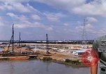 Standbild port Bau South Vietnam, 1966, aus Sekunde 51 historischem Filmmaterial Videoclip 65675037332
