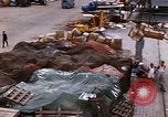 Immagine di I rottami e del carico Saigon Vietnam, 1966, secondo 17 filmato di repertorio 65675037336