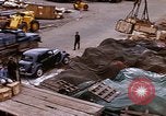 Immagine di I rottami e del carico Saigon Vietnam, 1966, secondo 19 filmato di repertorio 65675037336
