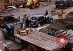 Immagine di I rottami e del carico Saigon Vietnam, 1966, secondo 21 filmato di repertorio 65675037336