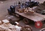 Immagine di I rottami e del carico Saigon Vietnam, 1966, secondo 25 filmato di repertorio 65675037336