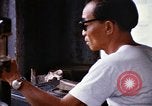 Immagine di I rottami e del carico Saigon Vietnam, 1966, secondo 54 filmato di repertorio 65675037336