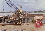 Image la construction des ports Saigon Vietnam, 1966, de la seconde 22 séquences d'archives historiques vidéo 65675037342
