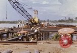 Image la construction des ports Saigon Vietnam, 1966, de la seconde 26 séquences d'archives historiques vidéo 65675037342