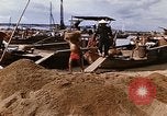 Image la construction des ports Saigon Vietnam, 1966, de la seconde 29 séquences d'archives historiques vidéo 65675037342