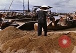 Image la construction des ports Saigon Vietnam, 1966, de la seconde 36 séquences d'archives historiques vidéo 65675037342