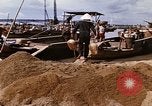 Image la construction des ports Saigon Vietnam, 1966, de la seconde 39 séquences d'archives historiques vidéo 65675037342