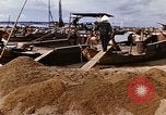 Image la construction des ports Saigon Vietnam, 1966, de la seconde 42 séquences d'archives historiques vidéo 65675037342