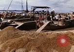 Image la construction des ports Saigon Vietnam, 1966, de la seconde 46 séquences d'archives historiques vidéo 65675037342