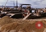 Image la construction des ports Saigon Vietnam, 1966, de la seconde 51 séquences d'archives historiques vidéo 65675037342