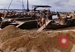 Image la construction des ports Saigon Vietnam, 1966, de la seconde 52 séquences d'archives historiques vidéo 65675037342