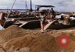 Image la construction des ports Saigon Vietnam, 1966, de la seconde 57 séquences d'archives historiques vidéo 65675037342