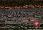 Immagine di Il riposo e la ricreazione Khanh Hoa Vietnam, 1971, secondo 5 filmato di repertorio 65675037356