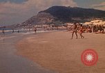 Standbild Menschen Entspannen am Strand Khanh Hoa Vietnam, 1971, aus Sekunde 21 historischem Filmmaterial Videoclip 65675037358