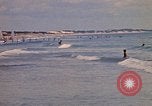 Standbild Menschen Entspannen am Strand Khanh Hoa Vietnam, 1971, aus Sekunde 62 historischem Filmmaterial Videoclip 65675037358