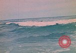 Standbild Soldaten surfen Vung Tau Vietnam, 1971, aus Sekunde 9 historischem Filmmaterial Videoclip 65675037366