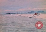 Standbild Soldaten surfen Vung Tau Vietnam, 1971, aus Sekunde 36 historischem Filmmaterial Videoclip 65675037366