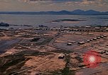 Immagine di Velivolo vola su base aria Vung Tau Vietnam, 1970, secondo 19 filmato di repertorio 65675037371