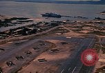 Immagine di Velivolo vola su base aria Vung Tau Vietnam, 1970, secondo 30 filmato di repertorio 65675037371