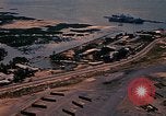 Immagine di Velivolo vola su base aria Vung Tau Vietnam, 1970, secondo 38 filmato di repertorio 65675037371