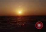 Image seascape lors du coucher de soleil Océan Pacifique, 1967, de la seconde 35 séquences d'archives historiques vidéo 65675037377