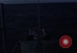 Image mer forte se brise sur bow Océan Pacifique, 1967, de la seconde 5 séquences d'archives historiques vidéo 65675037378