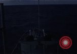 Image mer forte se brise sur bow Océan Pacifique, 1967, de la seconde 11 séquences d'archives historiques vidéo 65675037378
