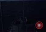 Image mer forte se brise sur bow Océan Pacifique, 1967, de la seconde 19 séquences d'archives historiques vidéo 65675037378