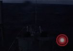 Image mer forte se brise sur bow Océan Pacifique, 1967, de la seconde 39 séquences d'archives historiques vidéo 65675037378