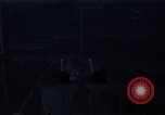Image mer forte se brise sur bow Océan Pacifique, 1967, de la seconde 40 séquences d'archives historiques vidéo 65675037378