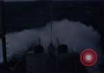 Image mer forte se brise sur bow Océan Pacifique, 1967, de la seconde 41 séquences d'archives historiques vidéo 65675037378