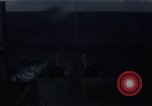 Image mer forte se brise sur bow Océan Pacifique, 1967, de la seconde 53 séquences d'archives historiques vidéo 65675037378
