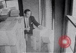 Image Reconstitution filmée du cortège du Président Kennedy à vélo lorsqu'il a été assassiné Dallas Texas USA, 1964, de la seconde 62 séquences d'archives historiques vidéo 65675037383