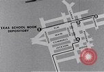 Standbild Lee Harvey Oswald Bewegungen in Dallas nach schleichst Präsident Kennedy Dallas Texas USA, 1964, aus Sekunde 18 historischem Filmmaterial Videoclip 65675037385